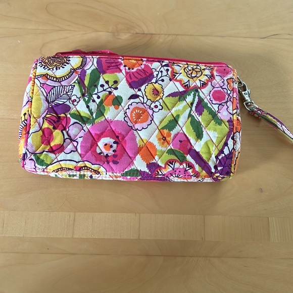 Vera Bradley Wristlet - Picture 4 of 4